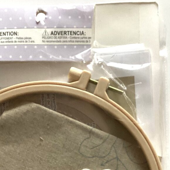 NIB Castle Craft Flower Embroidery Floral Kit Crafts Crafting - Picture 5 of 5